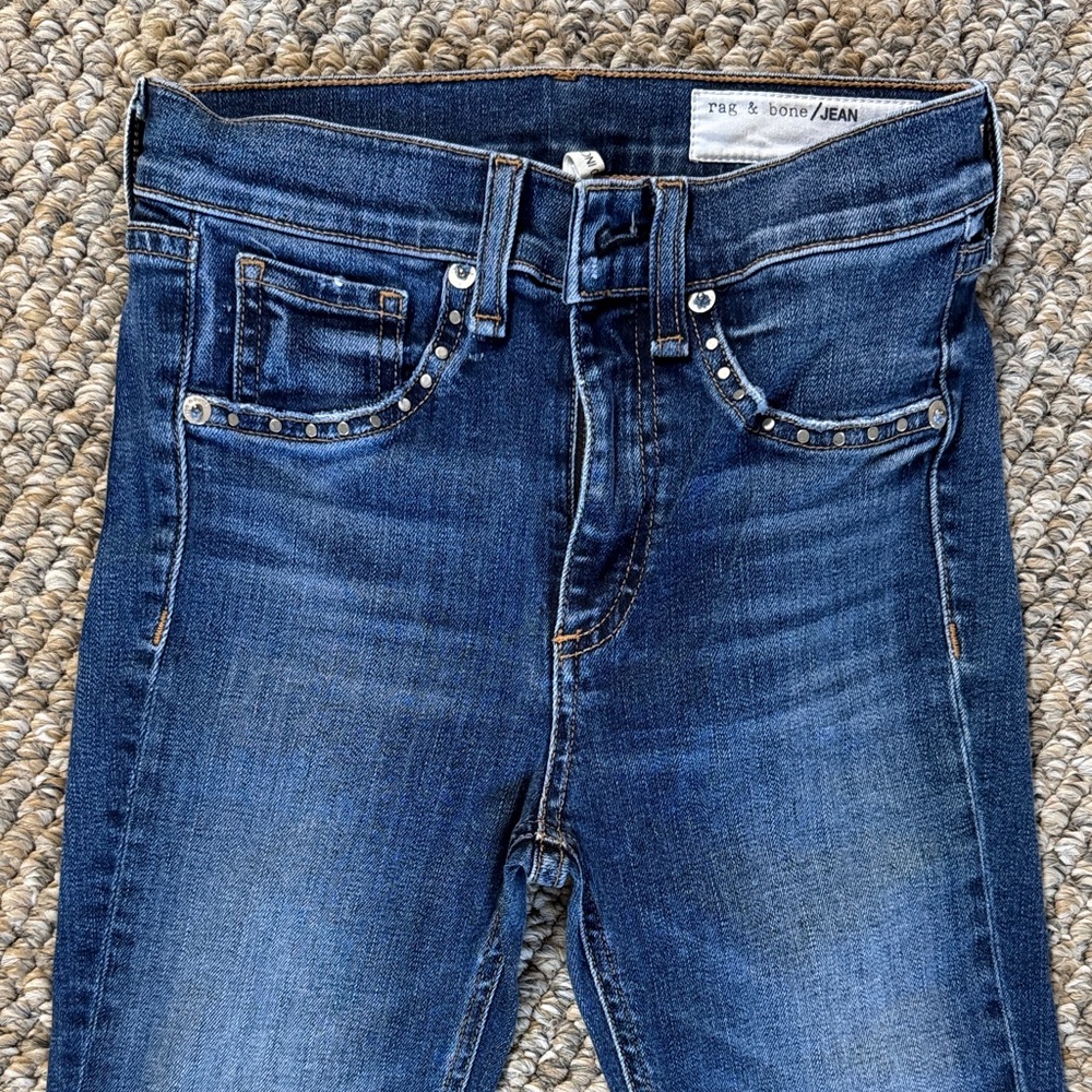 Rag&Bone Women's Skinny Capri Jeans with silver studs size 23 like new - Picture 3 of 8